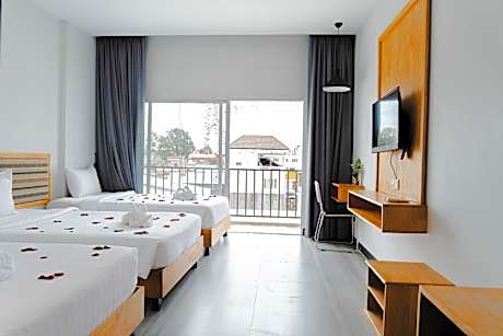 Deluxe Triple Room