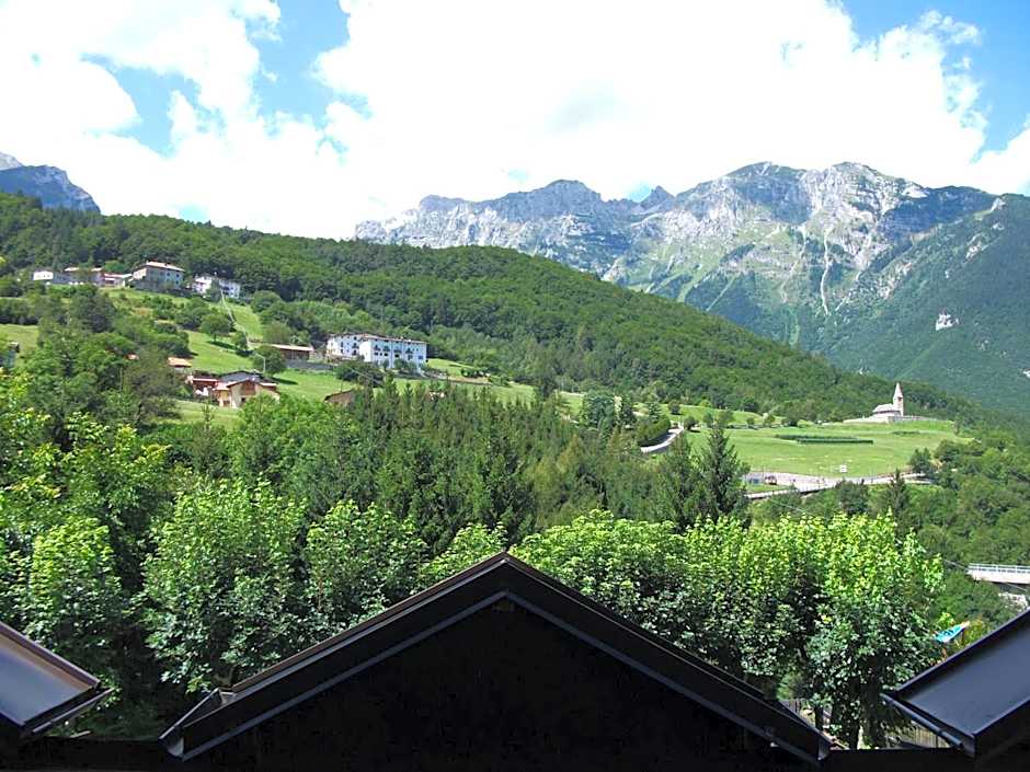Hotel alle Rose Family inspired garden and SPA