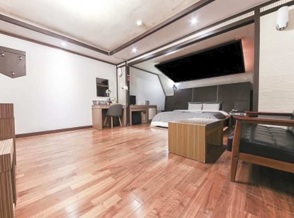 Mate Hotel