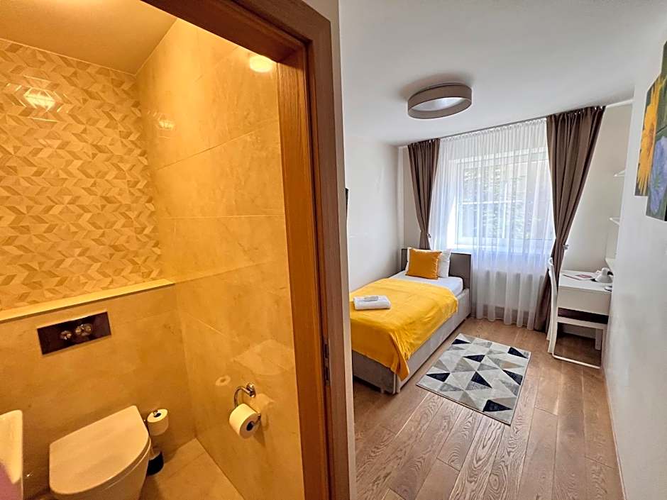 1912 Bed & Breakfast