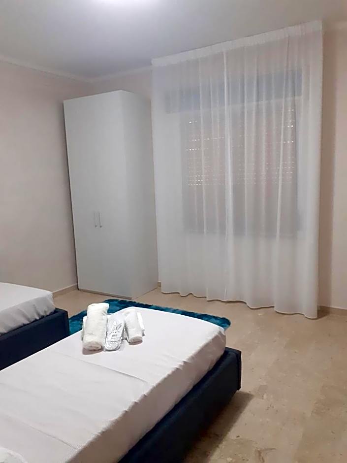 LOVELY BIANCO - Rooms & Apartment
