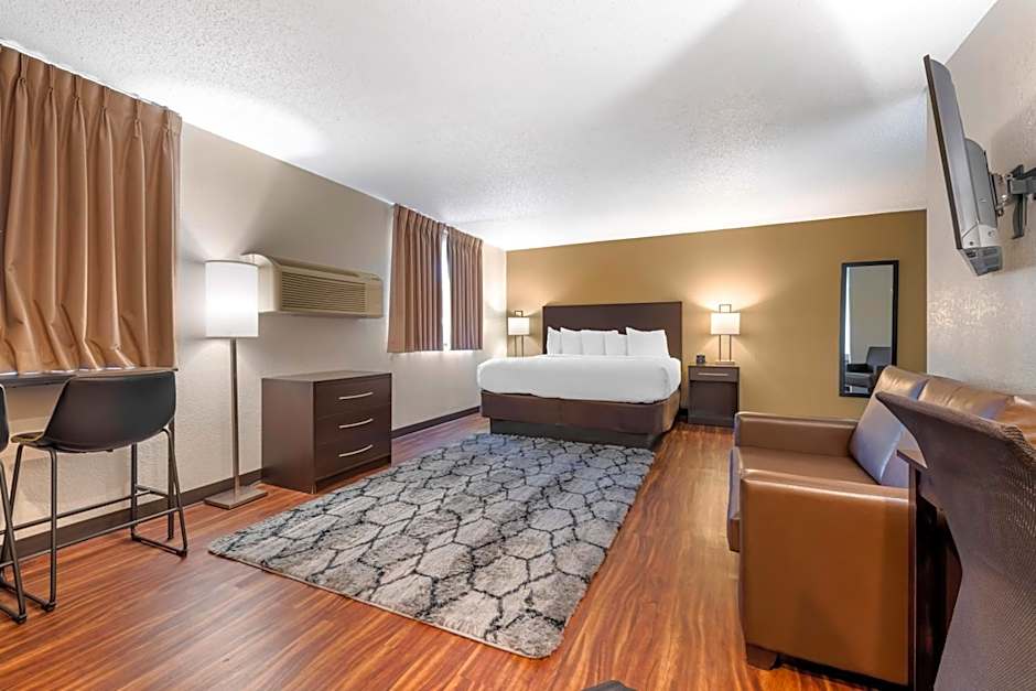Photo 1 of 4 of Suite