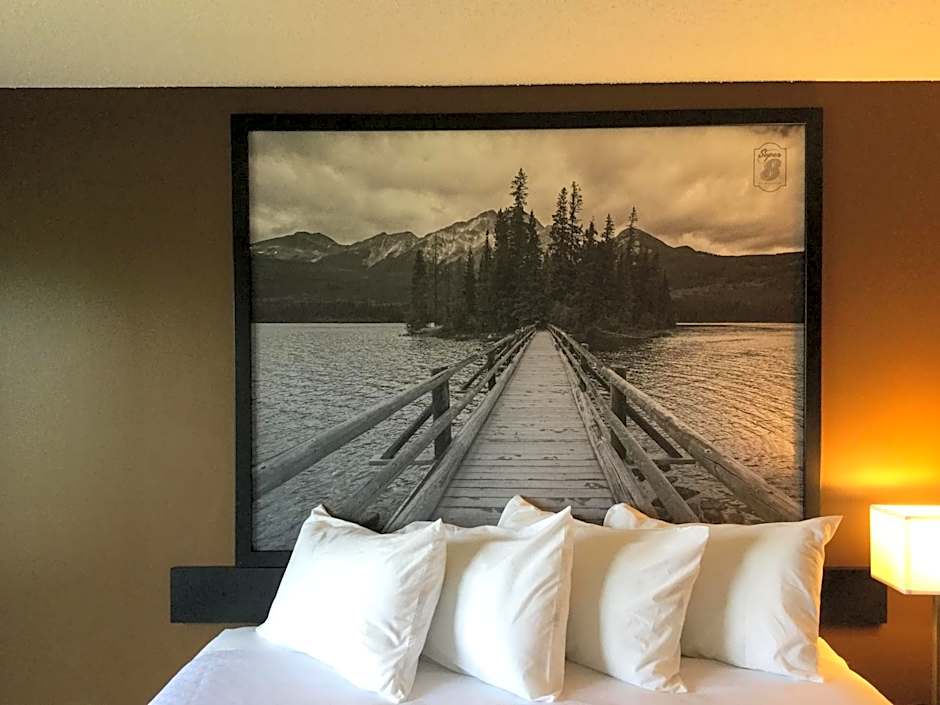 Super 8 by Wyndham Spruce Grove