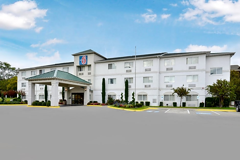 Motel 6 Dallas - North