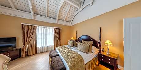Romantic Suite with Sauna and Balcony
