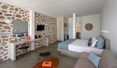 Executive Double Room Pool Front