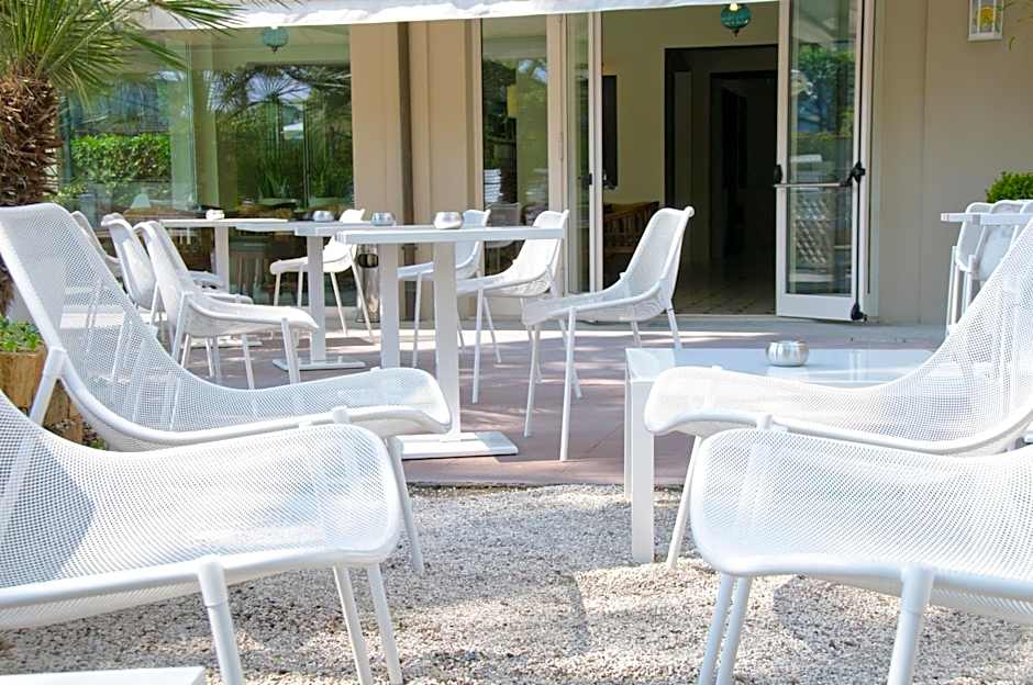 HOTEL TRIONFAL - Fronte Mare - Vicinissimi al Centro