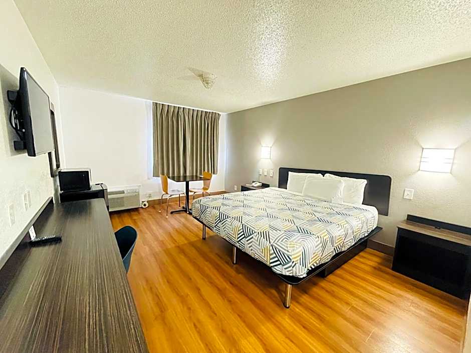 Motel 6-Duncanville, TX - Dallas