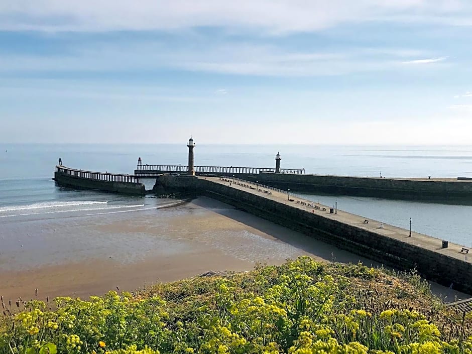 Mooredge - Room only