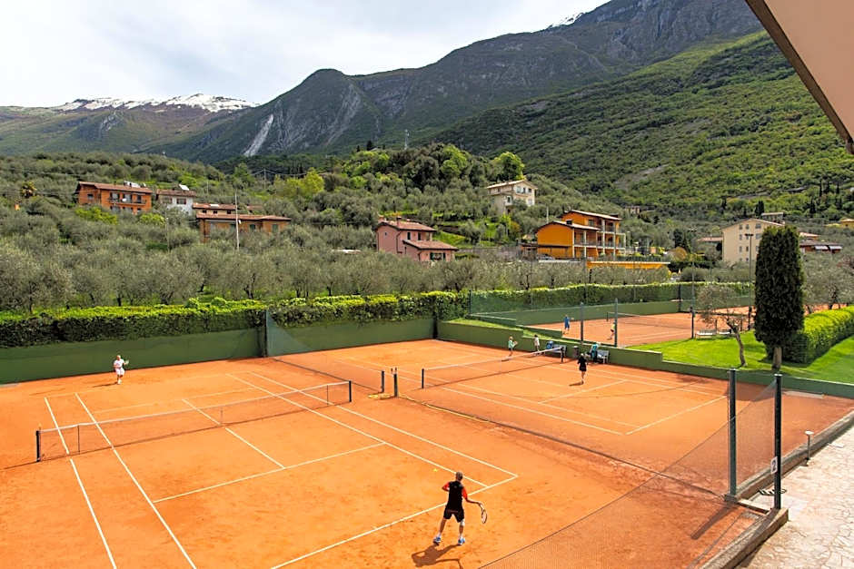 Club Hotel Olivi - Tennis Center