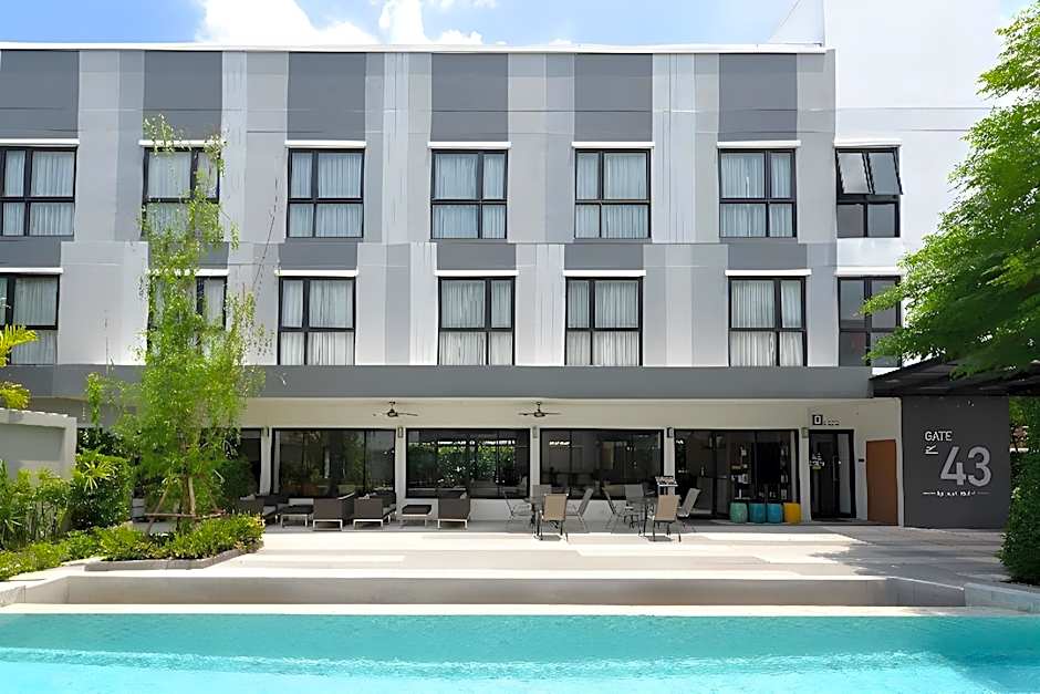 Gate43 Airport Hotel