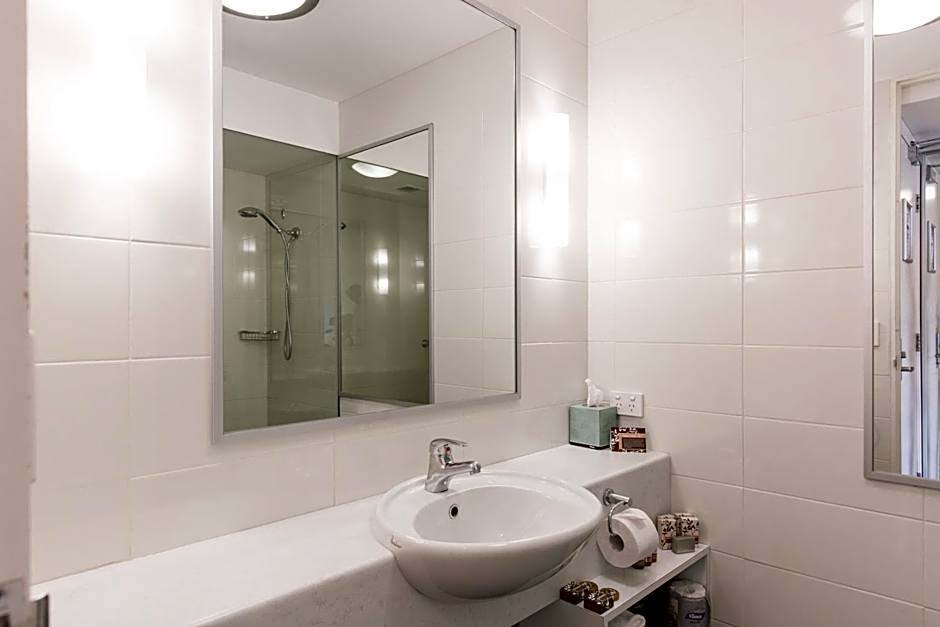 St Ives Motel Apartments