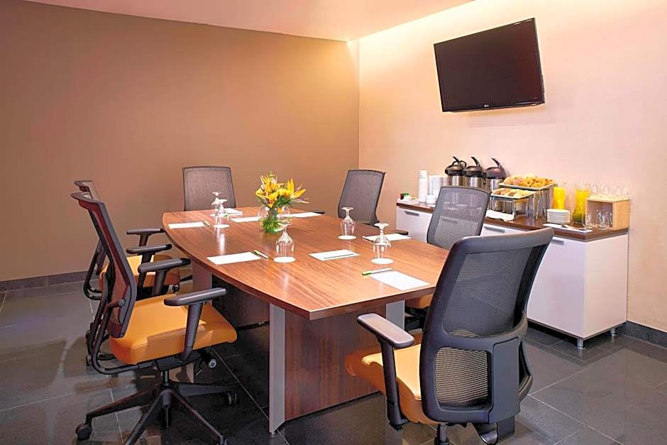 Courtyard by Marriott Mexico City Airport