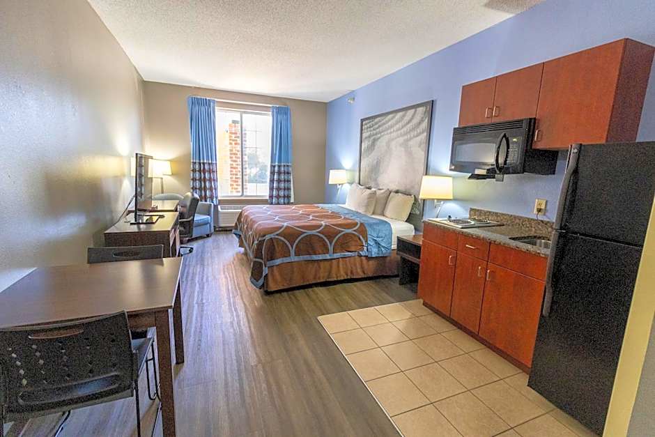 Super 8 by Wyndham Smithfield-Selma