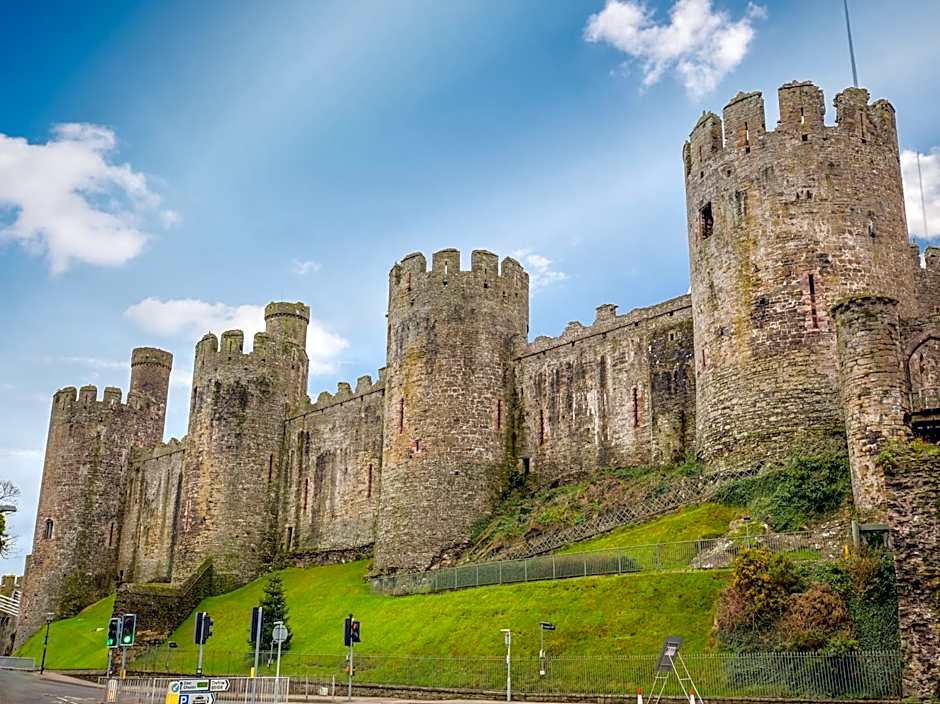 Conwy Valley Hotel