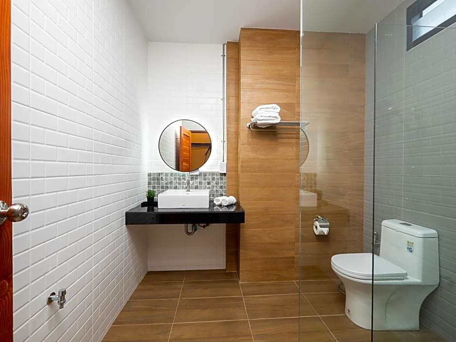 Moonlight Cafe and Hotel