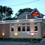 Aashram Hotel by Niagara River