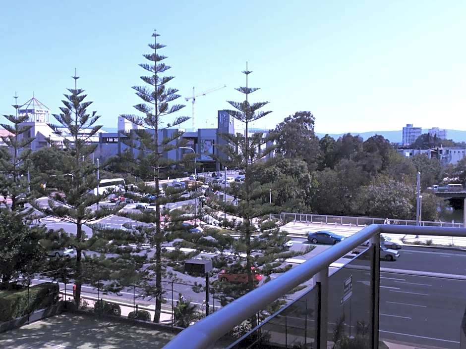 Broadbeach Travel Inn Apartments