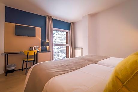 Superior Double or Twin Room with Mountain View
