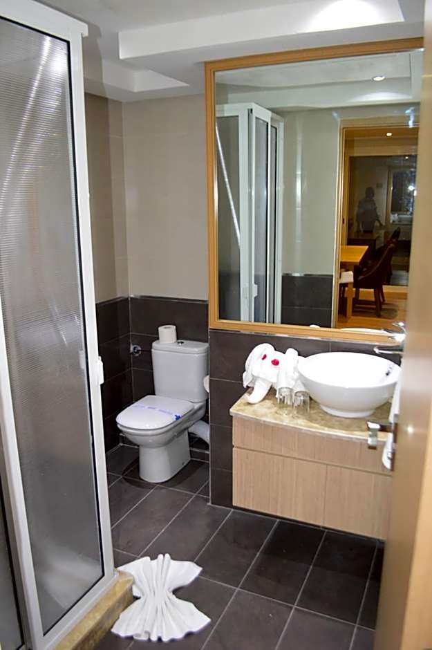 Anezi Tower Hotel