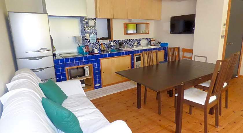 Guesthouse Hyakumanben Cross