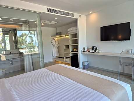 Deluxe Room Partial Sea View