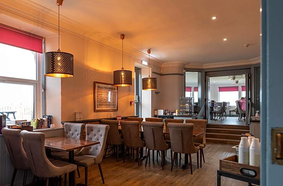 GOLF View Hotel & Macintosh Restaurant