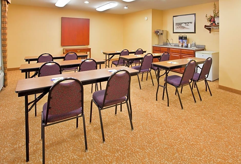 Holiday Inn Express Hotel & Suites Fenton/I-44, an IHG Hotel