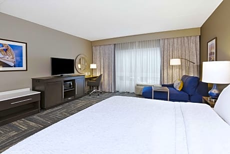 2 Queens Mobility/hearing Access Tub Nosmok Vis Firealrm/door/phn Alrt Hdtv/free Wi-fi/fridge/microw