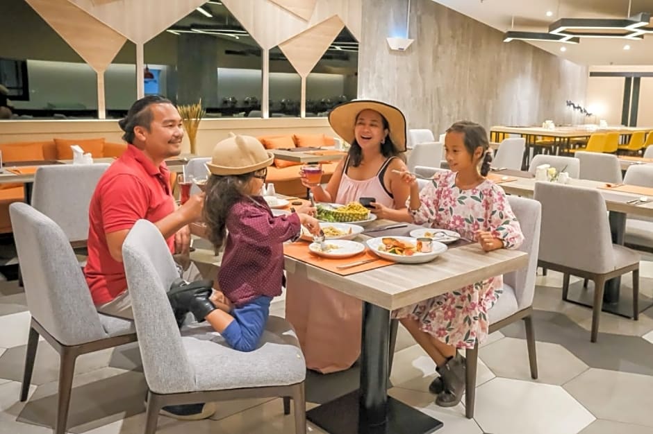 PARKROYAL Suites Bangkok