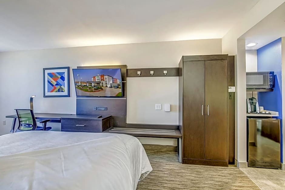 Holiday Inn Express And Suites Longview North By IHG