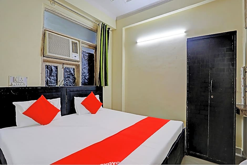 Hotel O Wamson Alpha Co living Stays