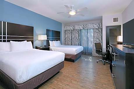 2 Queen Beds, Mobility/Hearing Accessible Suite, Tub w/ Grab Bars, Non-Smoking