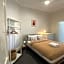 Cosy Apt metres from Fremantle Markets and Bathers - Hosted by Canstay