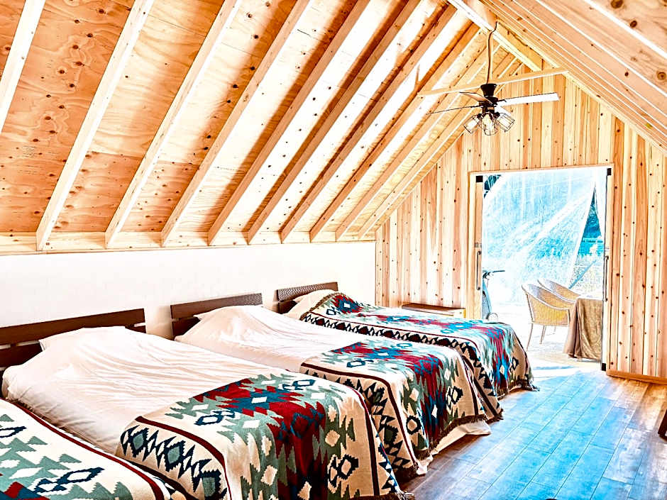 Opera 1 Queen Bed and 1 Twin Bed Tent — 4 fotoğraftan 1. fotoğraf
