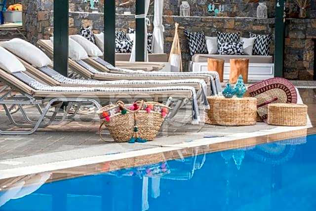 Everest Apartments and Suites