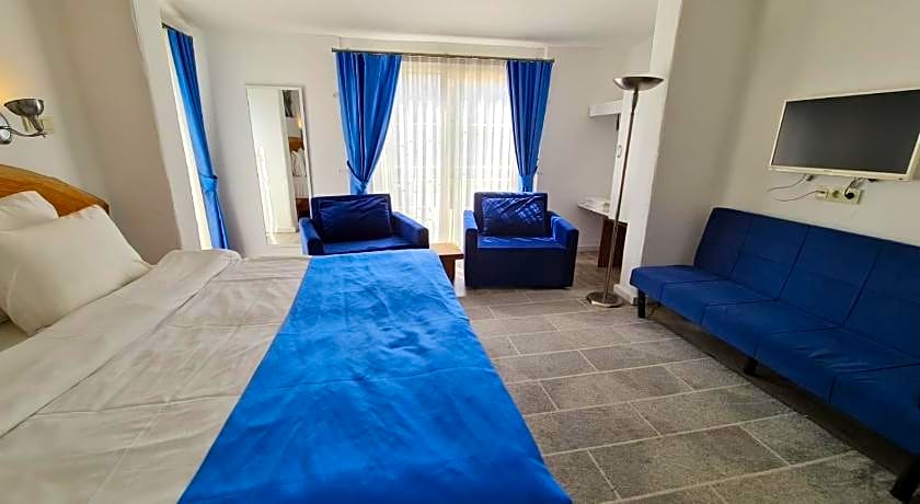 Rebetiko Hotel                                                             