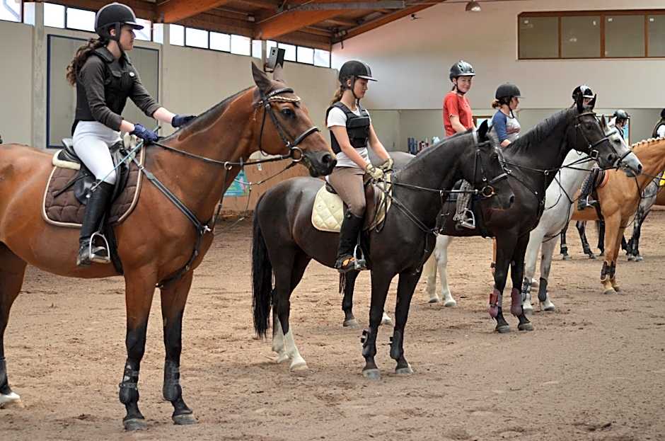 Hotelový a jezdecký areál Dvůr Krutěnice