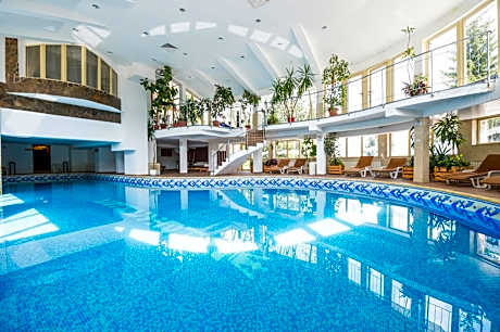 Snezhanka Hotel Pamporovo - Half Board & Swimming pool