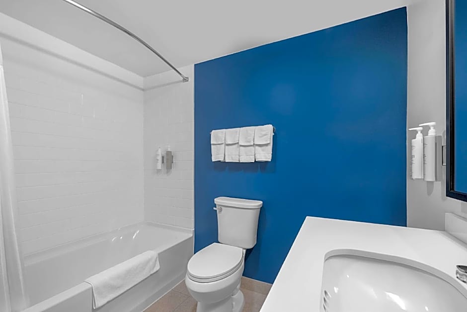 Spark by Hilton Fredericksburg Southpoint