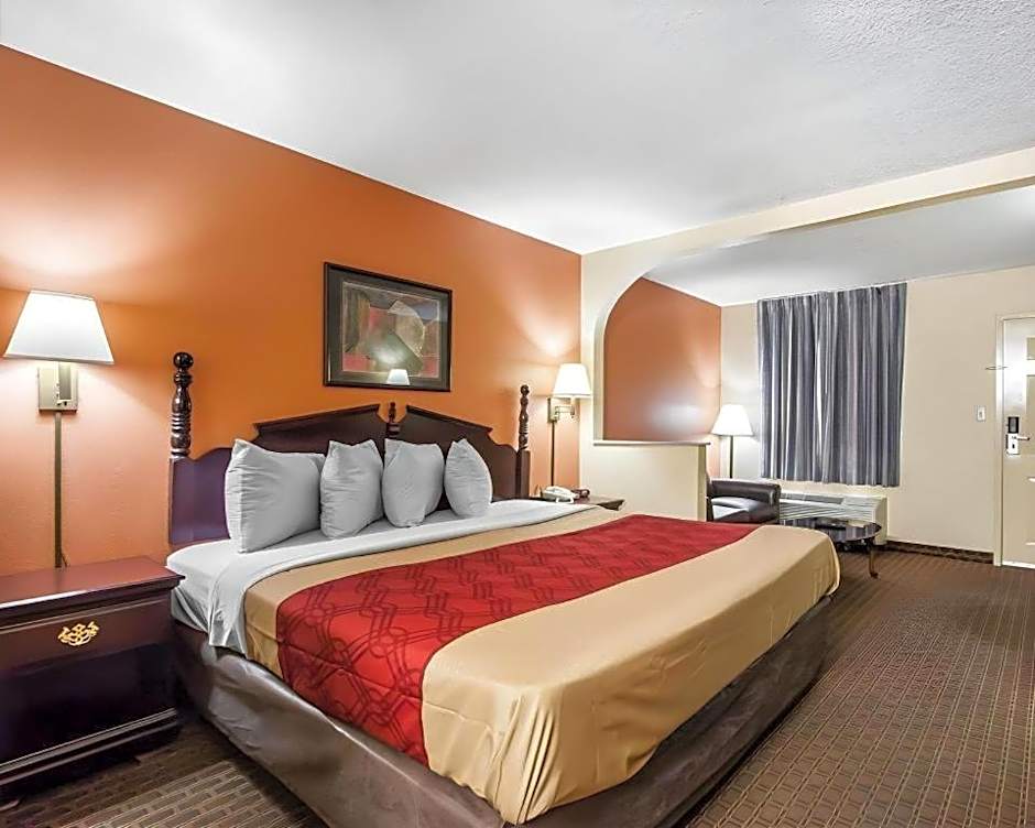 Econo Lodge Inn & Suites I-20, Exit 73