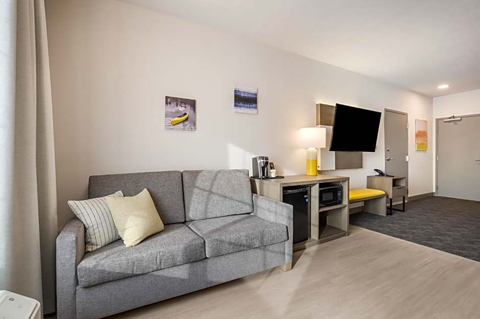Comfort Inn & Suites