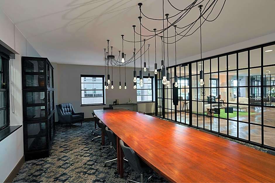 Renaissance Saint Elm Dallas Downtown Hotel