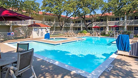 Motel 6-Addison, TX - Dallas