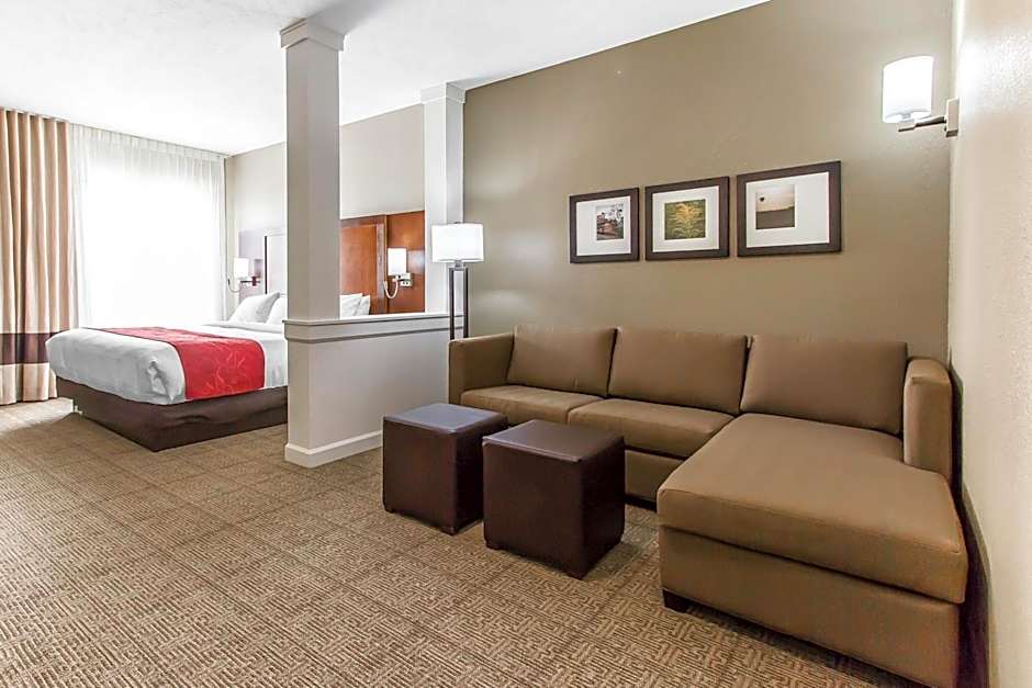 Comfort Suites West Omaha