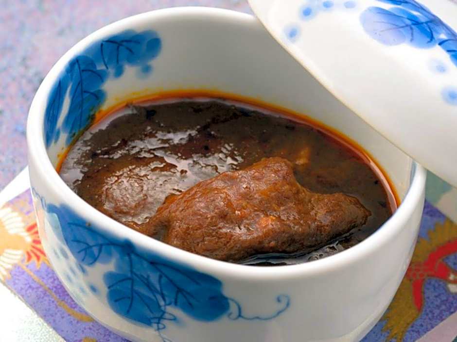 Atami Onsen Sakuraya Ryokan