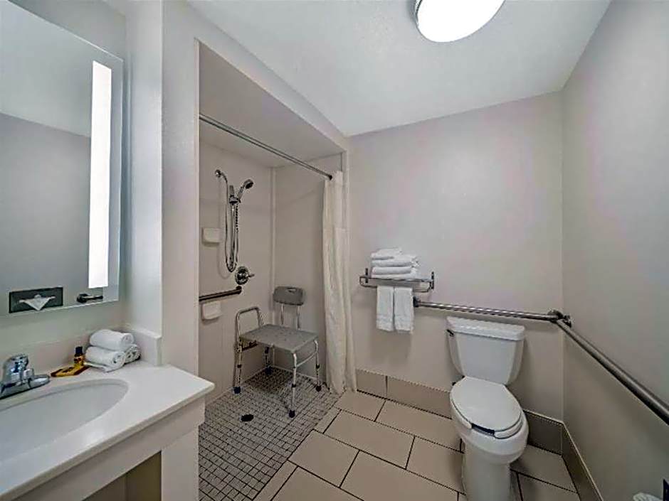 Best Western Plus Twin View Inn & Suites