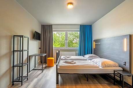 Six-Bed Room