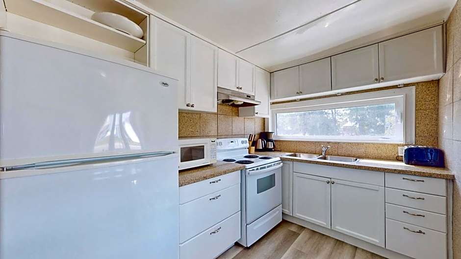 Main Beach River Retreat - Wasaga Beach 1 - Main Strip - 93 Mosley St