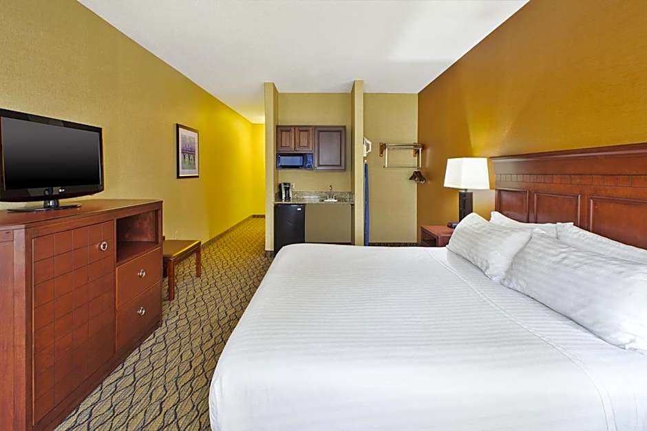 Holiday Inn Express Hotel & Suites - Belleville Area By IHG